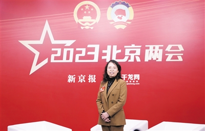 当代表应避免“代而不表,表而不代”